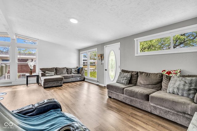 1607 Elmhurst Drive, Indianapolis, IN 46219