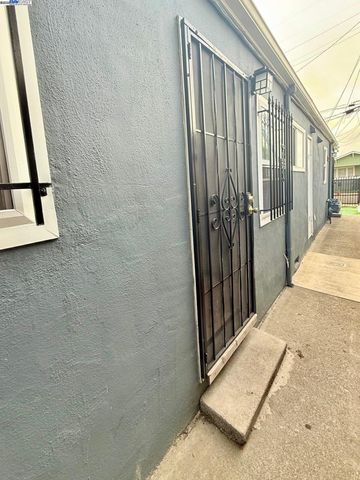 10600 Pippin St, Oakland, CA 94603