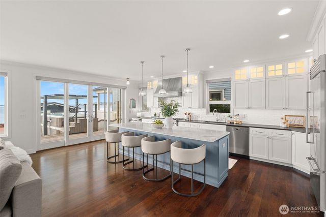 9 SW Three Tree Point Lane, Burien, WA 98166
