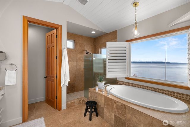 9 SW Three Tree Point Lane, Burien, WA 98166