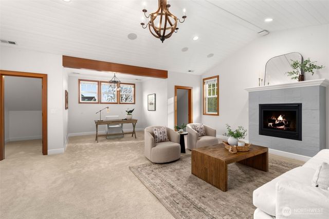 9 SW Three Tree Point Lane, Burien, WA 98166