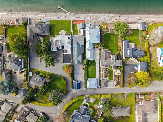 9 SW Three Tree Point Lane, Burien, WA 98166