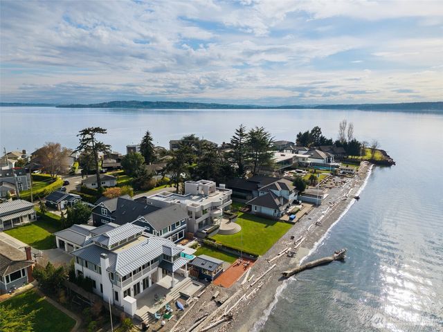 9 SW Three Tree Point Lane, Burien, WA 98166