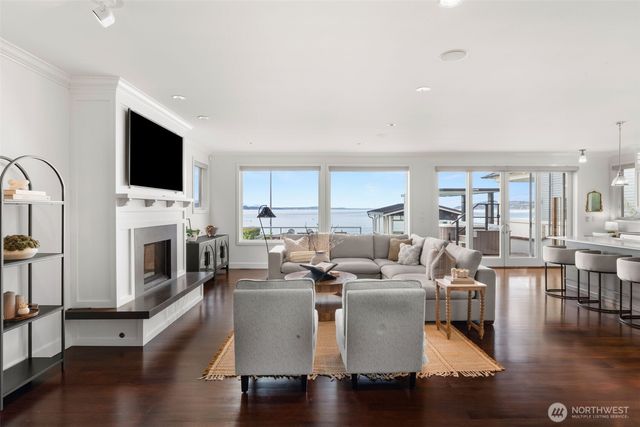 9 SW Three Tree Point Lane, Burien, WA 98166