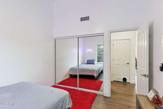 15608 S 7TH Street, Phoenix, AZ 85048