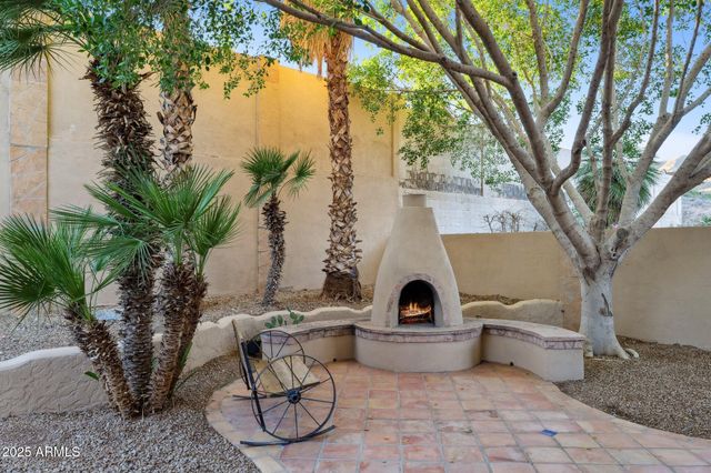 15608 S 7TH Street, Phoenix, AZ 85048