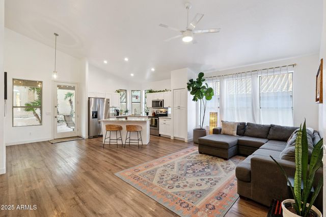 15608 S 7TH Street, Phoenix, AZ 85048