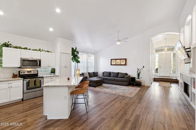 15608 S 7TH Street, Phoenix, AZ 85048