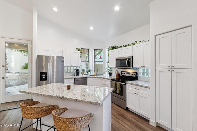 15608 S 7TH Street, Phoenix, AZ 85048