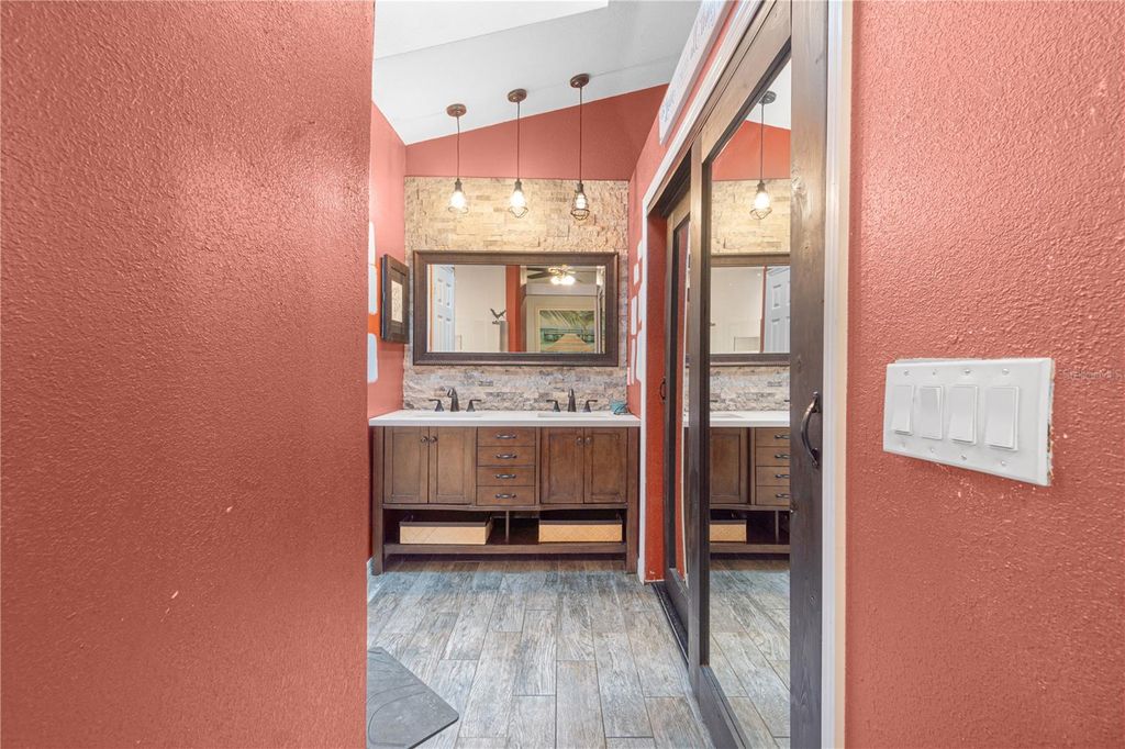 Image 21 of property listing at 110 BAYWEST DRIVE, Orlando, FL 32835