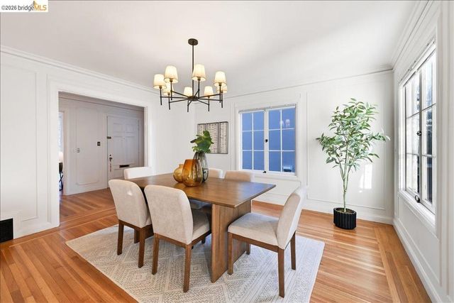 35 Ross Cir, Oakland, CA 94618