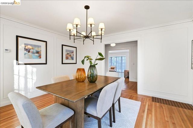 35 Ross Cir, Oakland, CA 94618