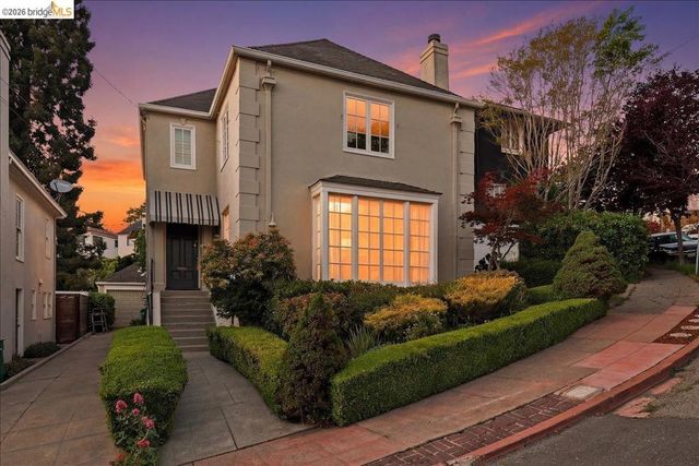 35 Ross Cir, Oakland, CA 94618