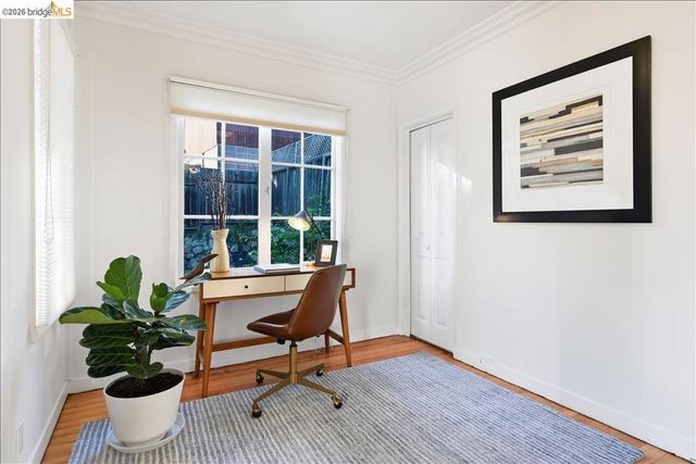 35 Ross Cir, Oakland, CA 94618