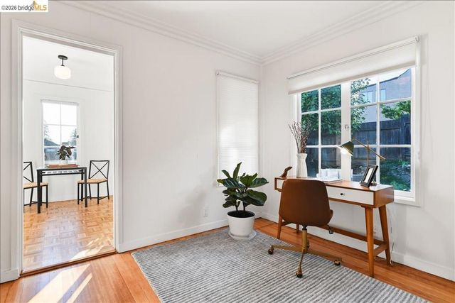 35 Ross Cir, Oakland, CA 94618