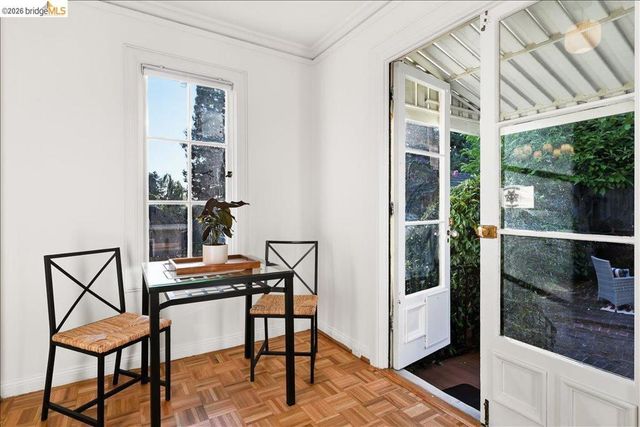 35 Ross Cir, Oakland, CA 94618