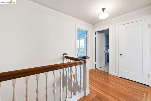 35 Ross Cir, Oakland, CA 94618