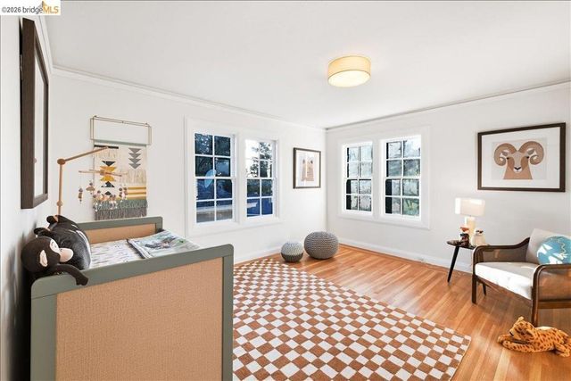 35 Ross Cir, Oakland, CA 94618