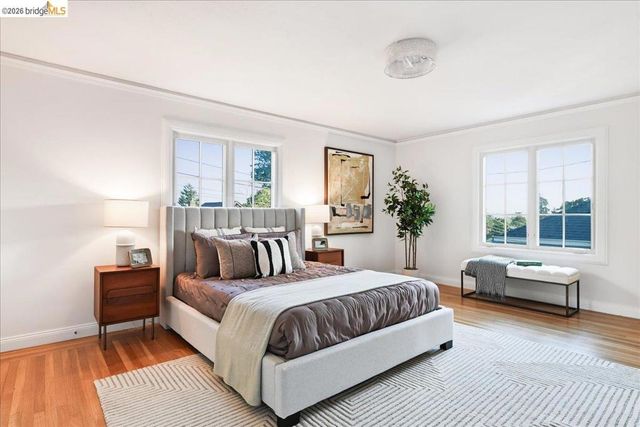 35 Ross Cir, Oakland, CA 94618