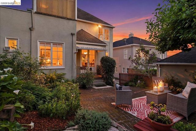 35 Ross Cir, Oakland, CA 94618