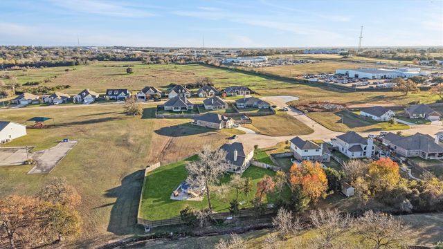 1700 Twin Oaks Circle, Brenham, TX 77833