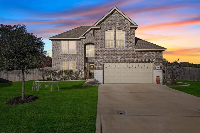 1700 Twin Oaks Circle, Brenham, TX 77833