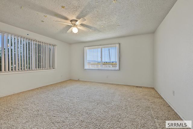 970 E 800 N, Shelley, ID 83274