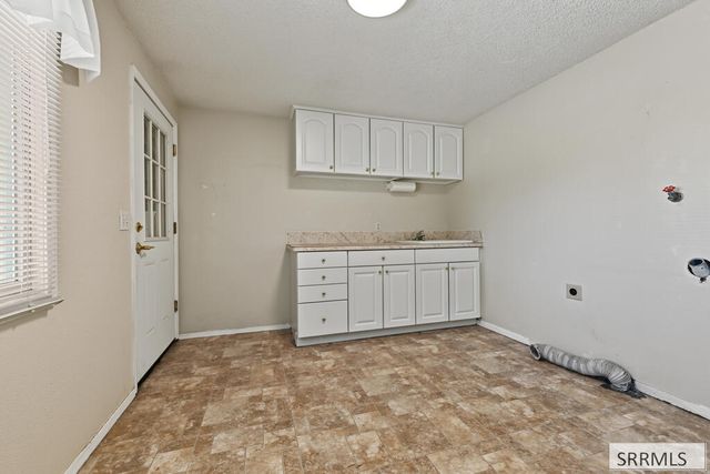 970 E 800 N, Shelley, ID 83274