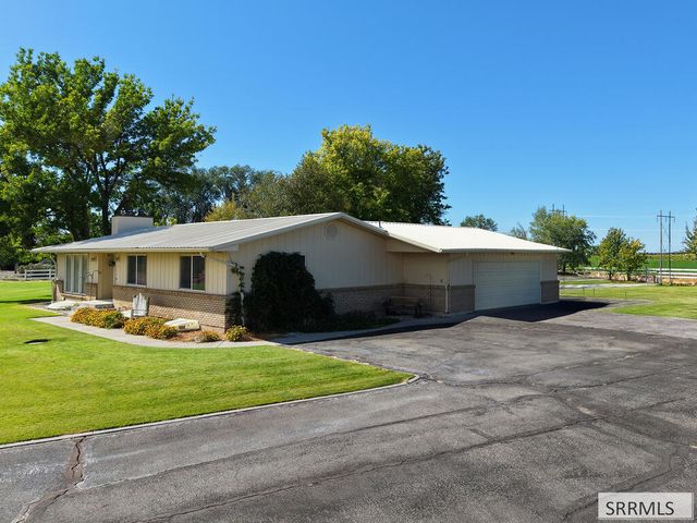 970 E 800 N, Shelley, ID 83274