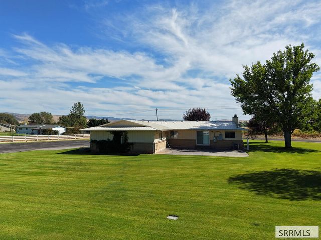 970 E 800 N, Shelley, ID 83274