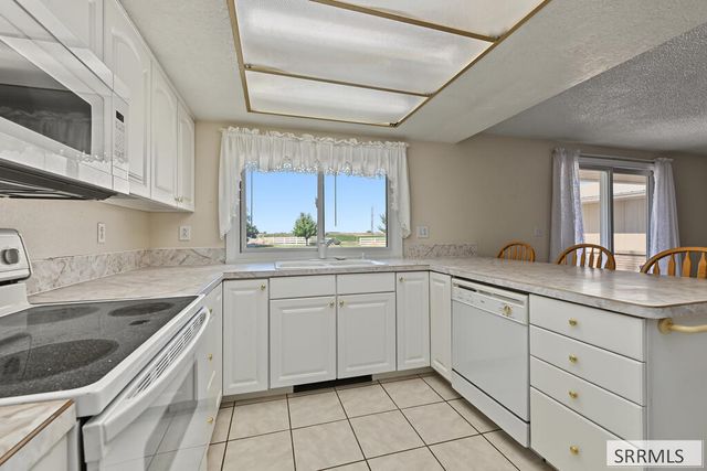 970 E 800 N, Shelley, ID 83274