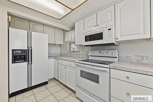 970 E 800 N, Shelley, ID 83274