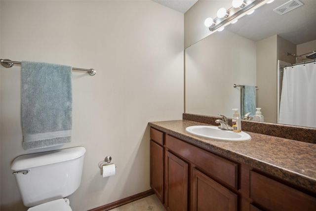 8601 Westown Parkway 34106, West Des Moines, IA 50266