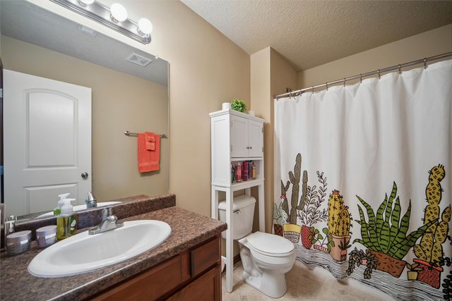 8601 Westown Parkway 34106, West Des Moines, IA 50266