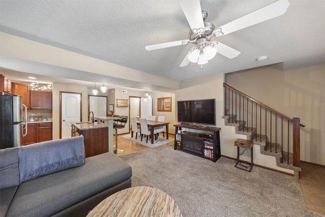 8601 Westown Parkway 34106, West Des Moines, IA 50266