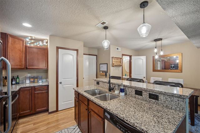8601 Westown Parkway 34106, West Des Moines, IA 50266