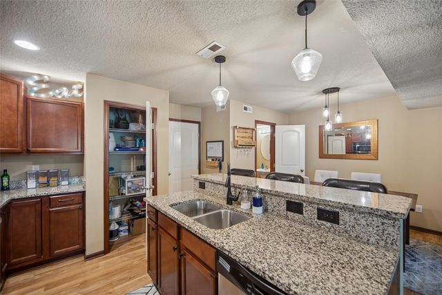 8601 Westown Parkway 34106, West Des Moines, IA 50266