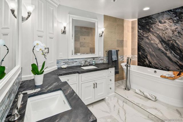 700 Front St 1303, San Diego, CA 92101