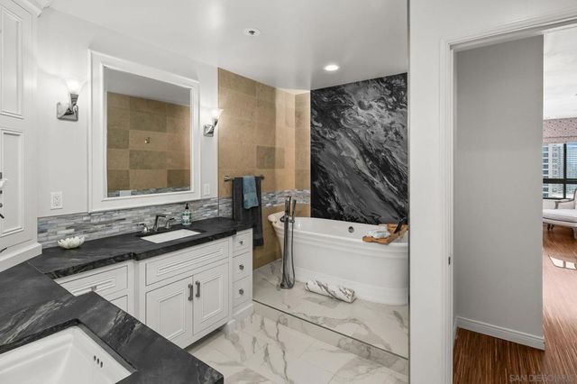 700 Front St 1303, San Diego, CA 92101