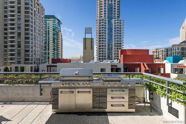 700 Front St 1303, San Diego, CA 92101