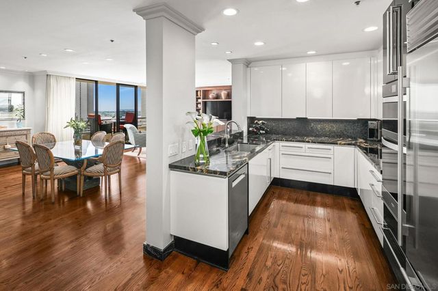 700 Front St 1303, San Diego, CA 92101