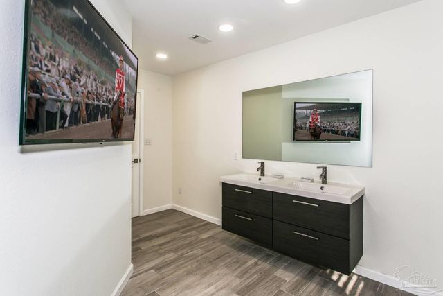 4228 E Sandy Bluff Dr, Gulf Breeze, FL 32563