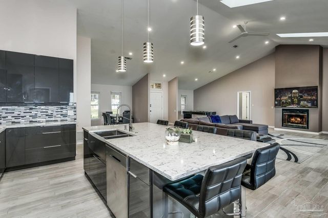 4228 E Sandy Bluff Dr, Gulf Breeze, FL 32563