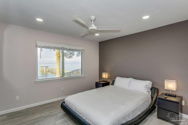 4228 E Sandy Bluff Dr, Gulf Breeze, FL 32563