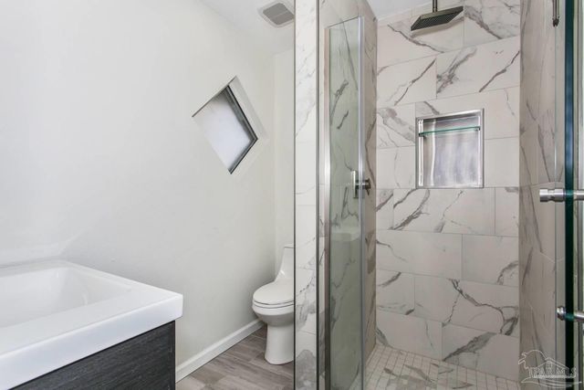 4228 E Sandy Bluff Dr, Gulf Breeze, FL 32563