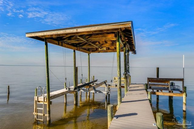 4228 E Sandy Bluff Dr, Gulf Breeze, FL 32563