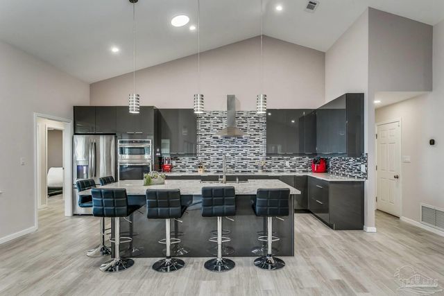 4228 E Sandy Bluff Dr, Gulf Breeze, FL 32563