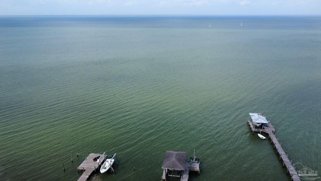 4228 E Sandy Bluff Dr, Gulf Breeze, FL 32563