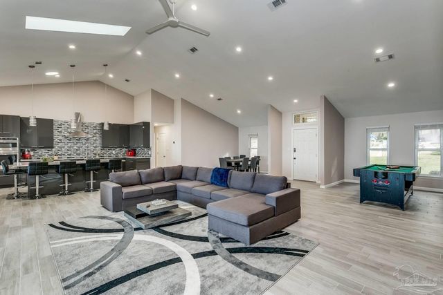 4228 E Sandy Bluff Dr, Gulf Breeze, FL 32563