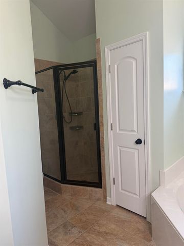 2241 PURPLE LEAF LANE LN E, Cordova, TN 38016